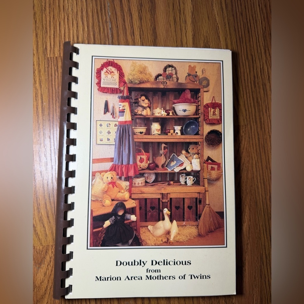 VTG community cookbook "Doubly Delicious" from Marion Area Mothers of Twins